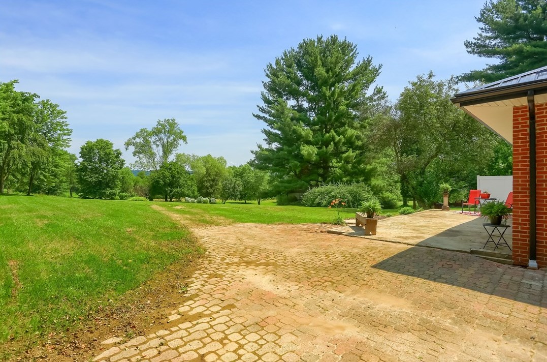 499 Harpers Ferry Rd, Beaver Falls PA  15010-6939 exterior