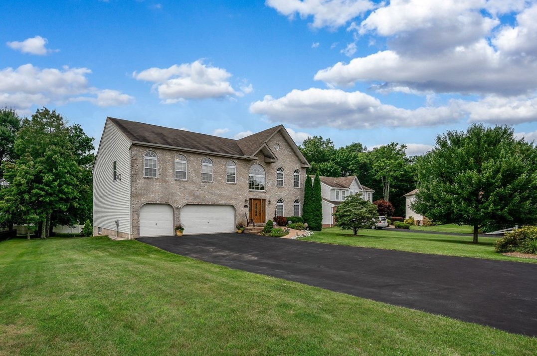 117 Mohawk Dr, Sarver, PA 16055-1809