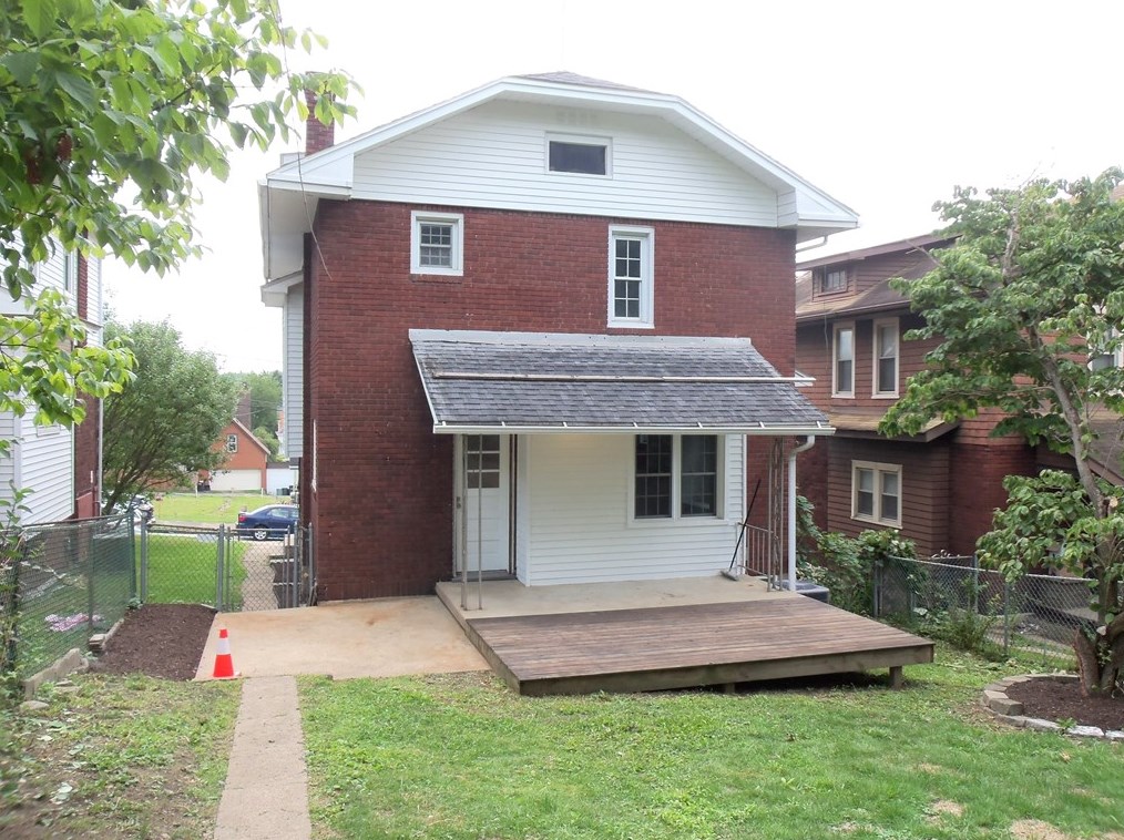 450 Donnan Ave, Washington PA  15301-4136 exterior