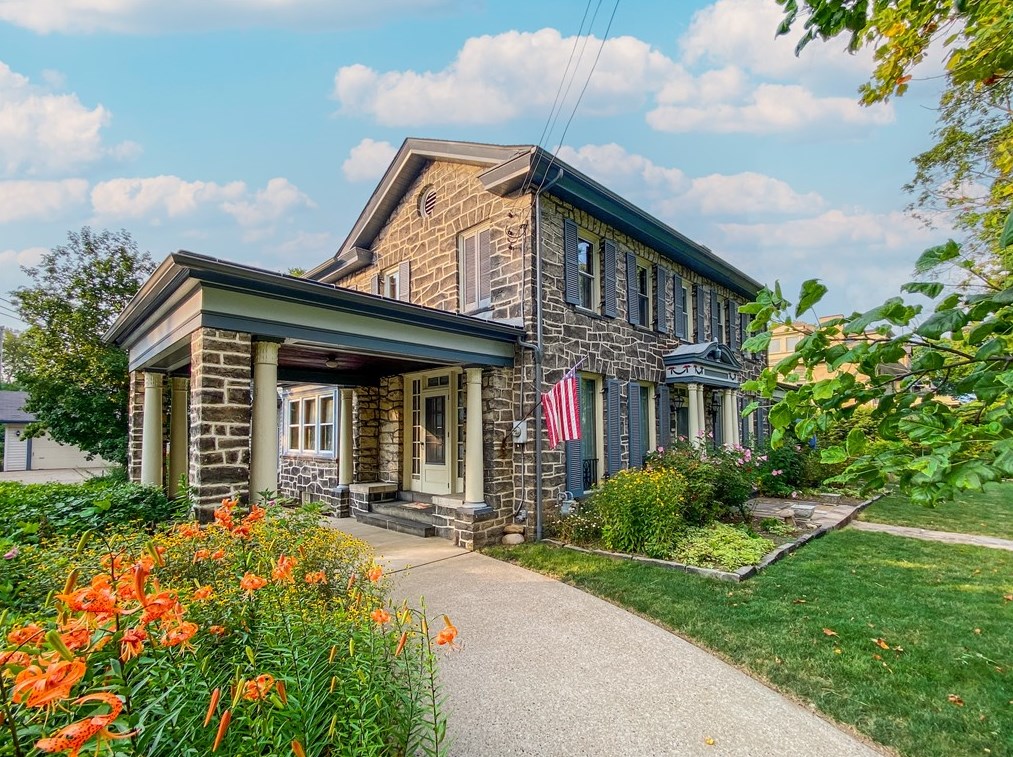 494 Bank St, Beaver, PA 15009-2701