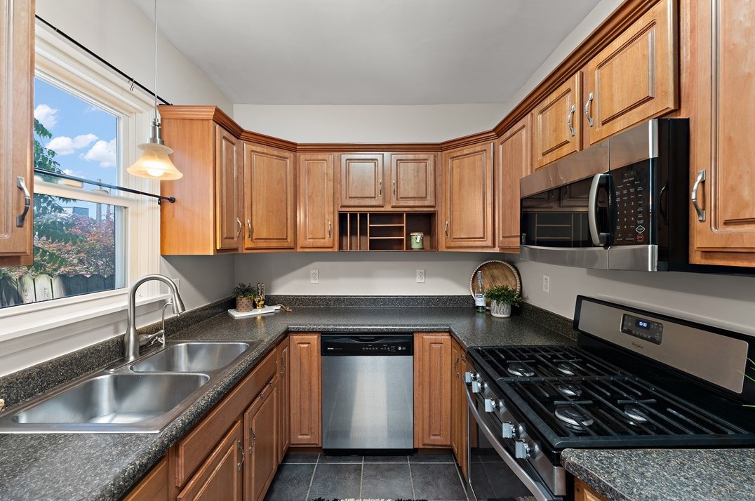 3950 Howley St, Pittsburgh PA 15224-1418 exterior