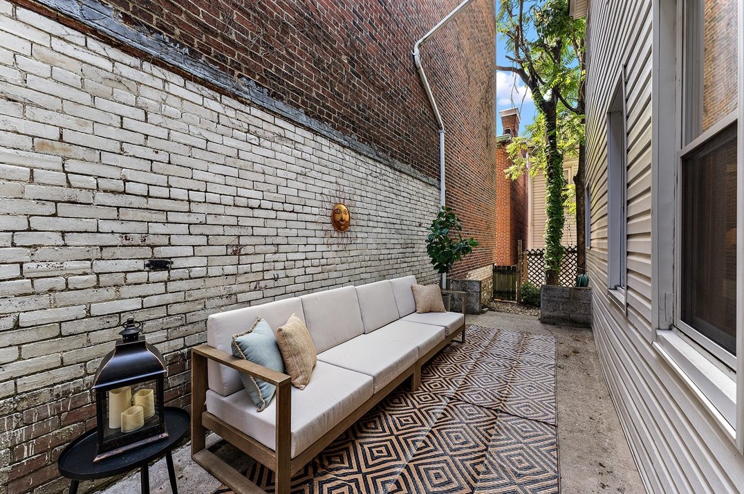 3950 Howley St, Pittsburgh PA 15224-1418 exterior