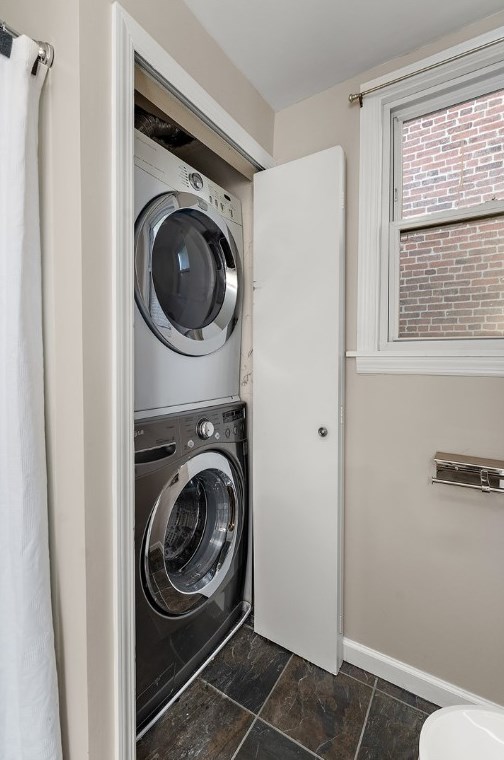 3950 Howley St, Pittsburgh PA 15224-1418 exterior