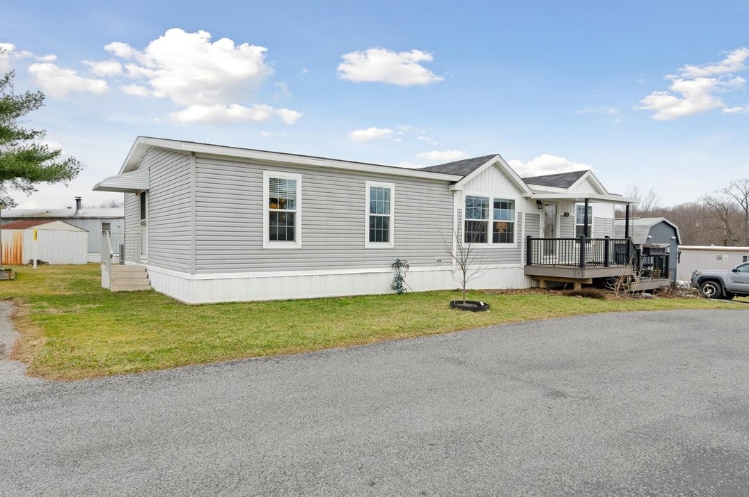 203 Chatham Cir, Freedom, PA 15042-9708