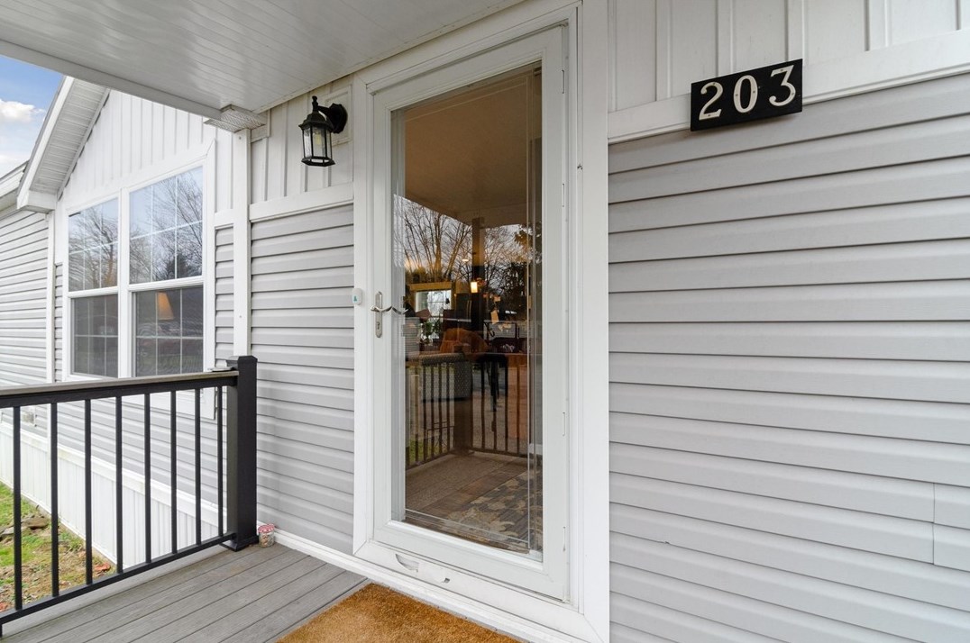 203 Chatham Cir, Freedom PA  15042-9708 exterior