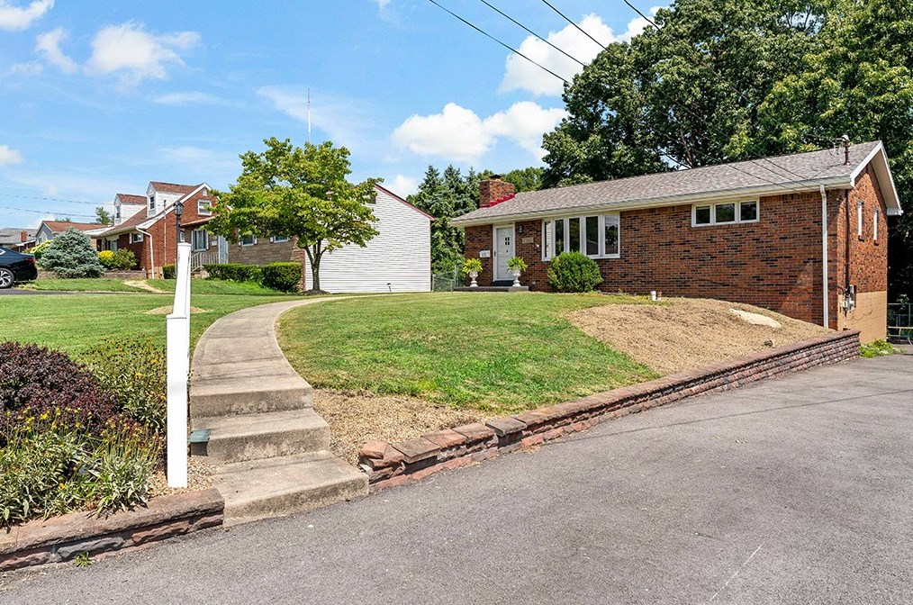 635 Tartan Dr, Monroeville, PA 15146-1922