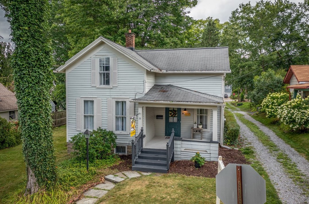 38 Chambers Ave, Greenville, PA 16125