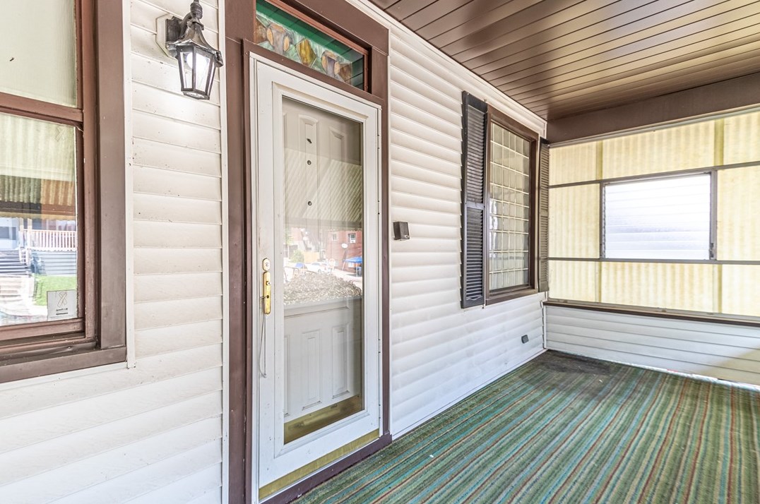 1525 Woodmont Ave, New Kensington, PA 15068