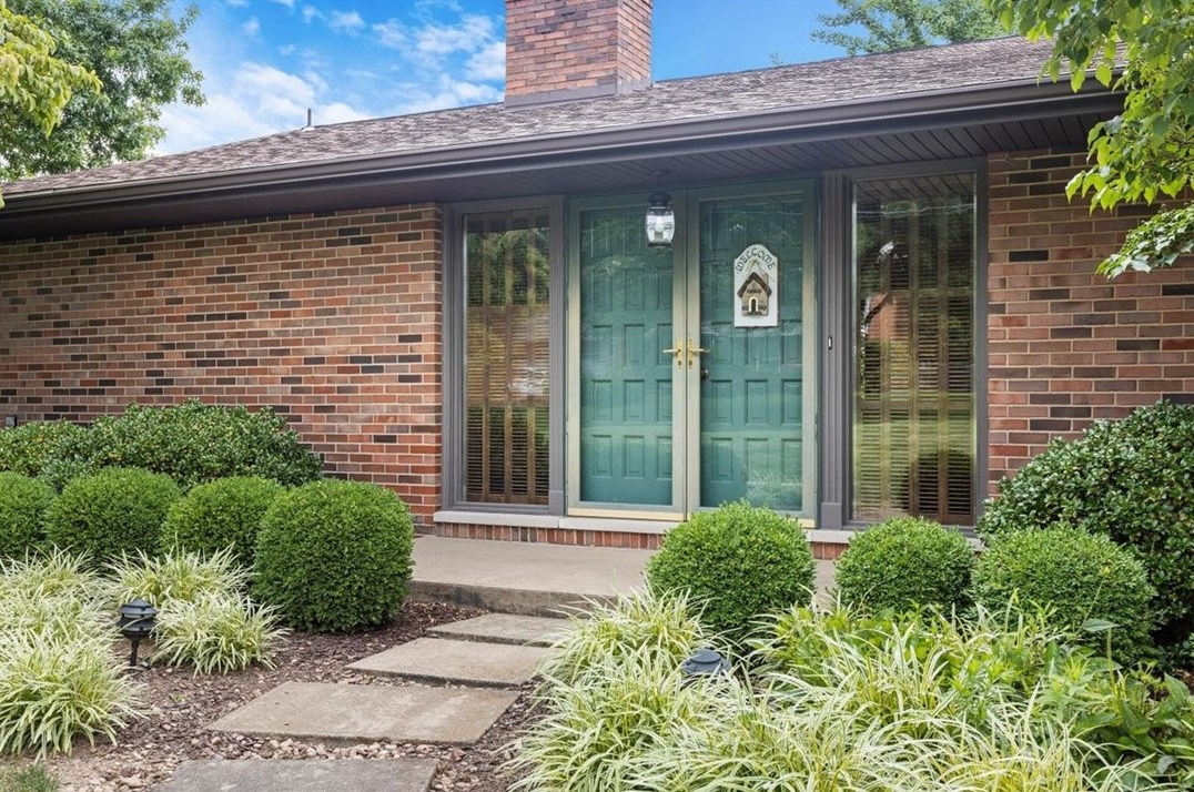 321 Primrose Dr, Sarver, PA 16055-9574