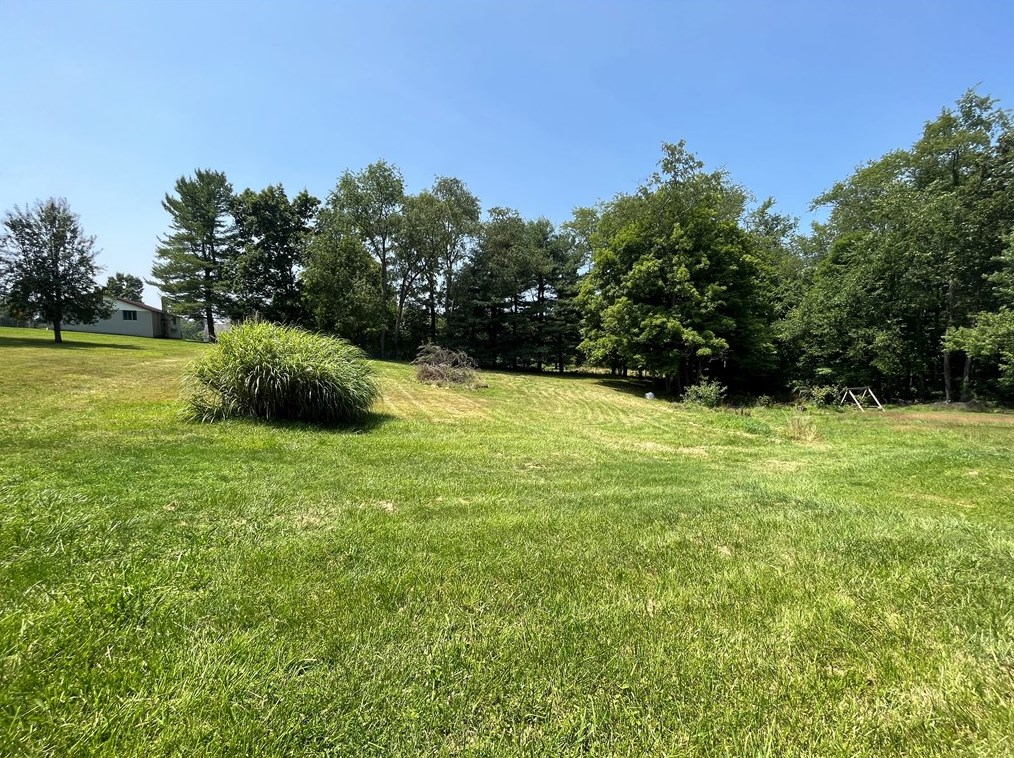 488 Nemacolin Rd, Fairdale, PA 15320