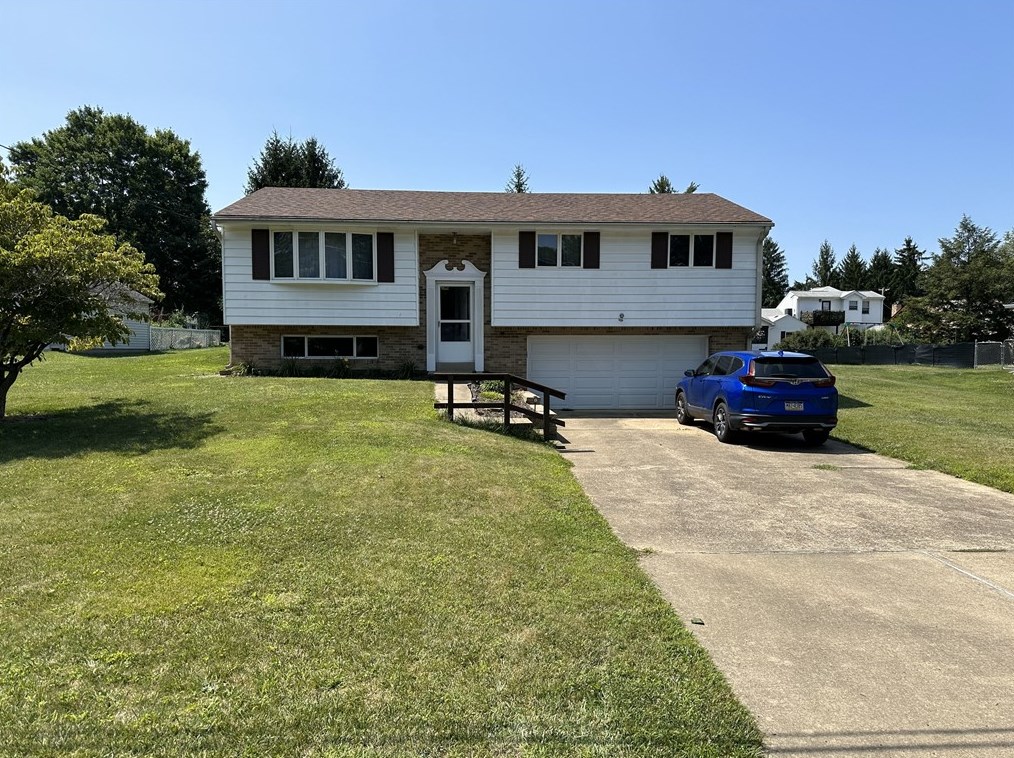 113 Phillips Dr, Canonsburg, PA 15317