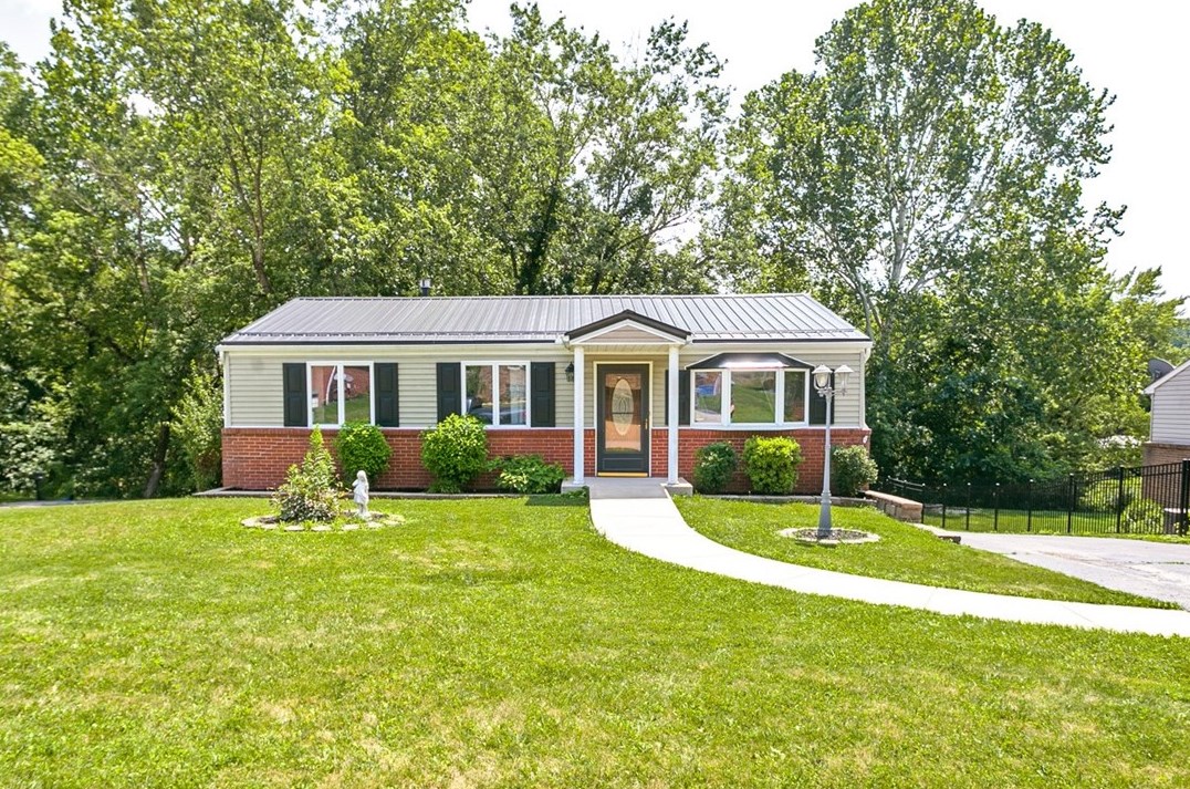1799 Diane Merle Dr, North Huntingdon, PA 15642