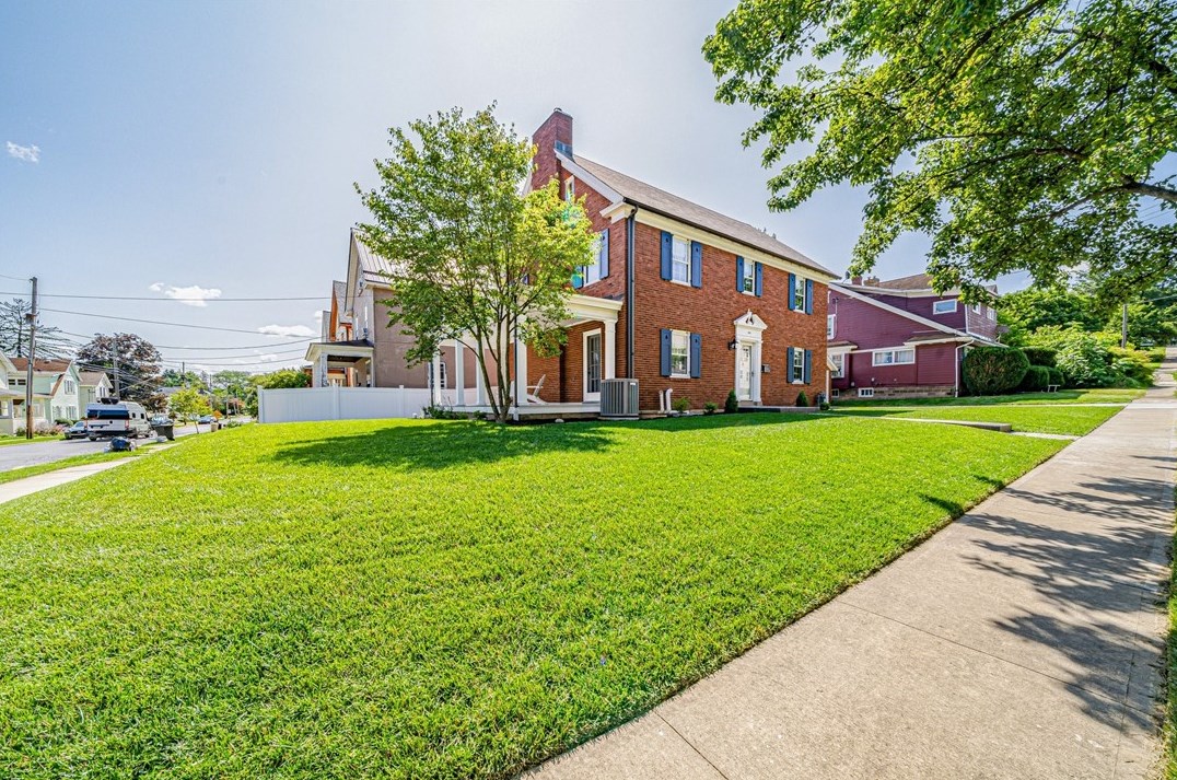 293 7th St, Indiana, PA 15701-1809