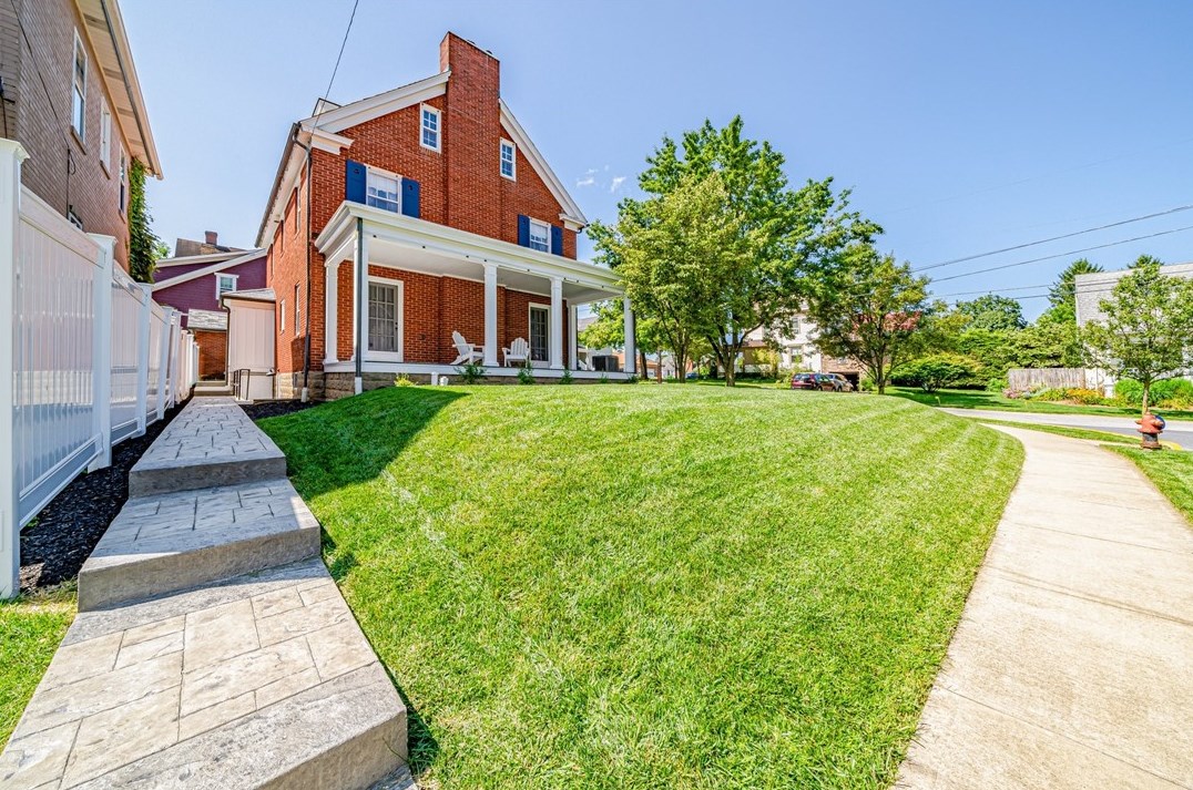 293 7th St, Indiana PA  15701-1809 exterior