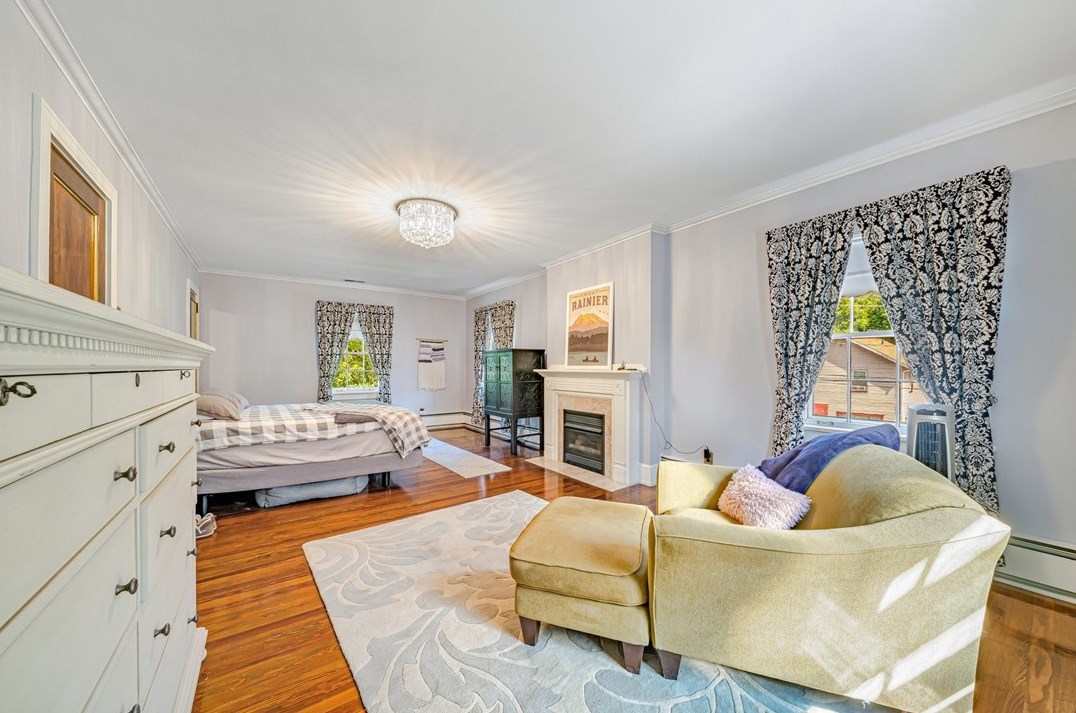 293 7th St, Indiana PA 15701-2906 exterior