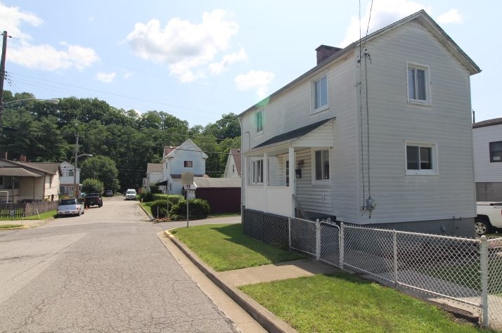 403 2nd St, Collier Township, PA 15106