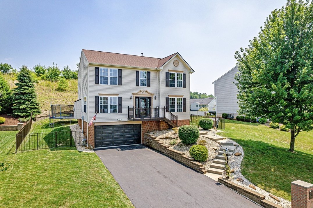 137 Birchwood Way, North Huntingdon, PA 15642-4709