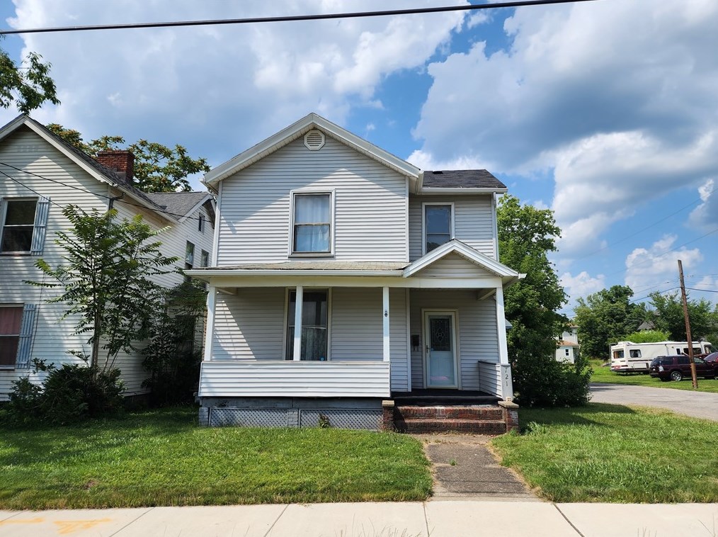 721 Countyline St, New Castle, PA 16101