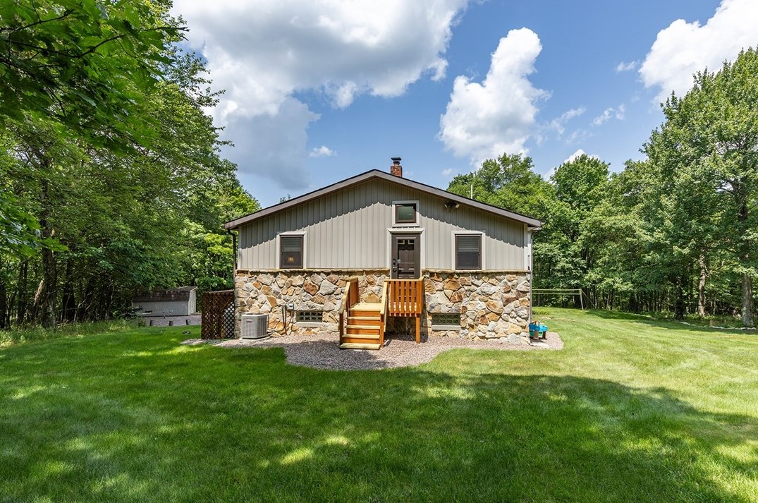 321 Folino Rd, Central City, PA 15926-8907