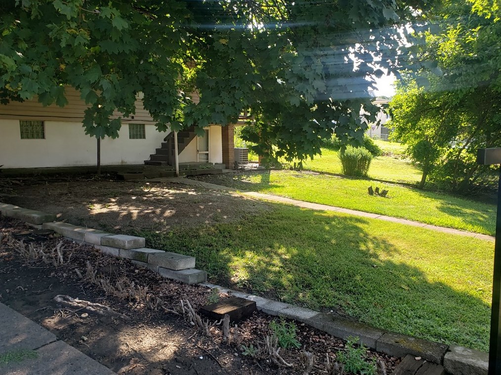 138 6th St, Midland, PA 15059