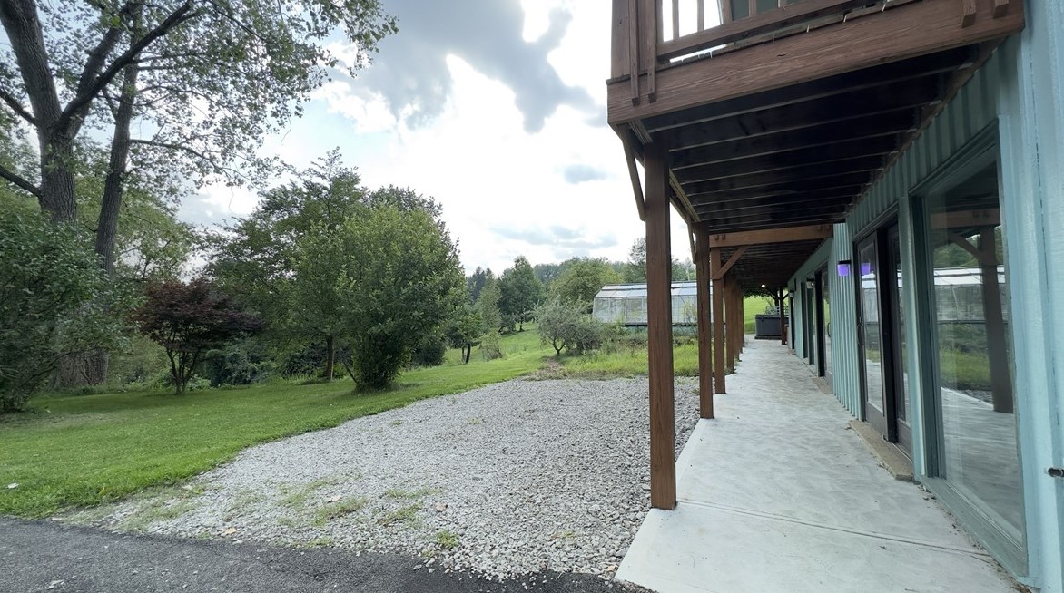 608 Dorseyville Rd, Pittsburgh, PA 15238