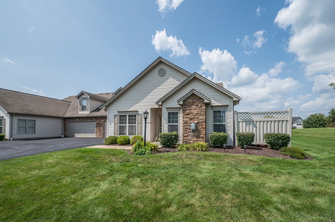 1013 Carriage Ln, Saxonburg, PA 16056-2501