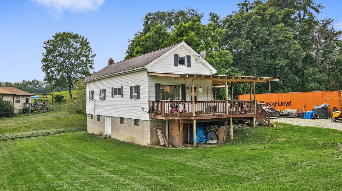 3298 Springfield Pike, Normalville, PA 15469