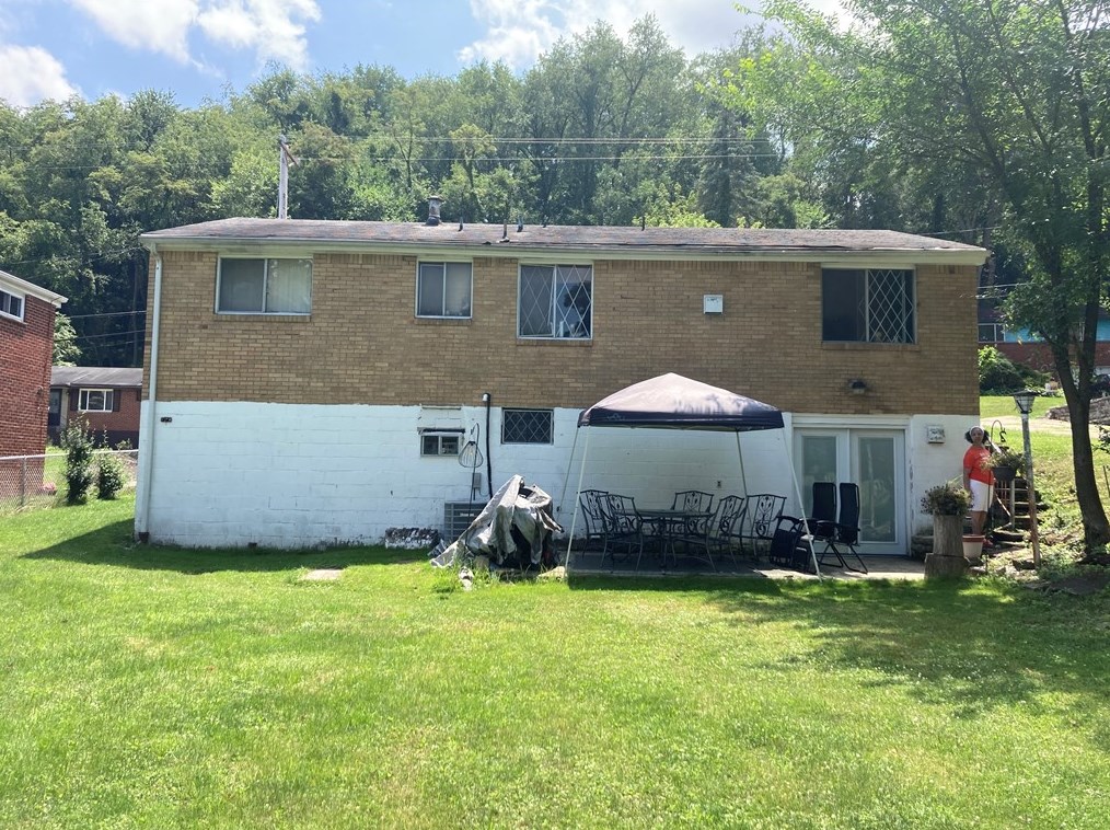 116 Westminster Dr, Verona, PA 15147