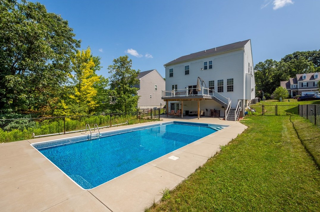 894 Ashley Rd, Gibsonia, PA 15044