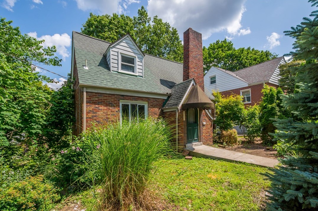 1013 Avacoll Dr, Pittsburgh, PA 15220