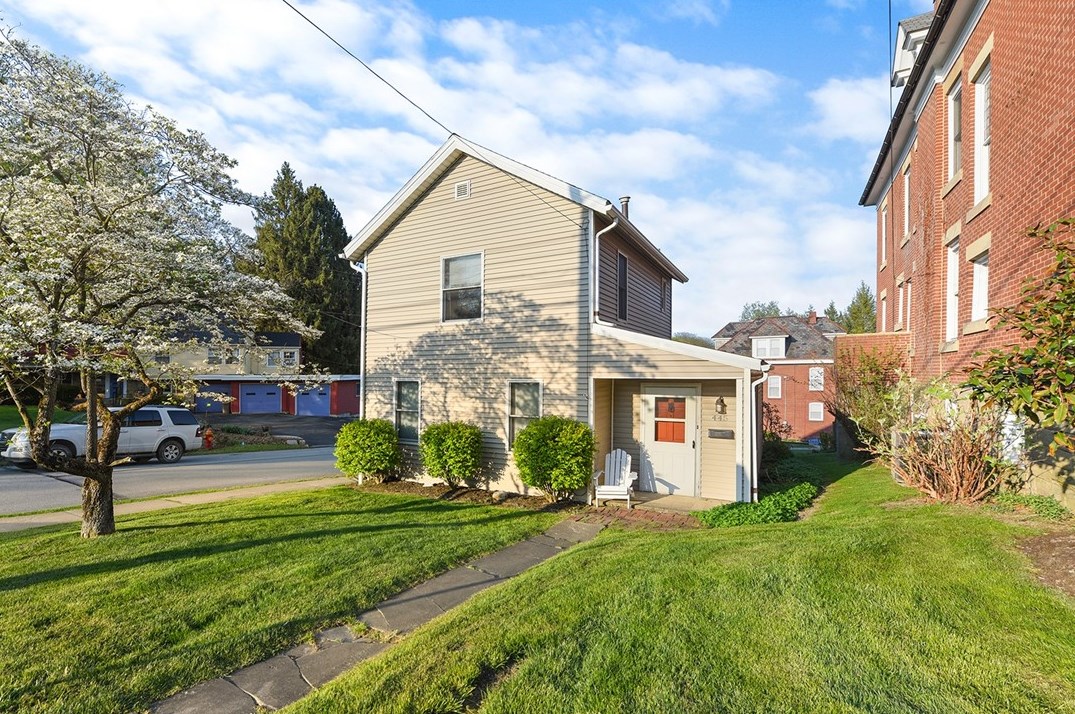 445 N Maple, Greensburg, PA 15601