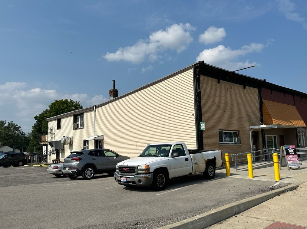 114 N Main St, Hermitage, PA 16159