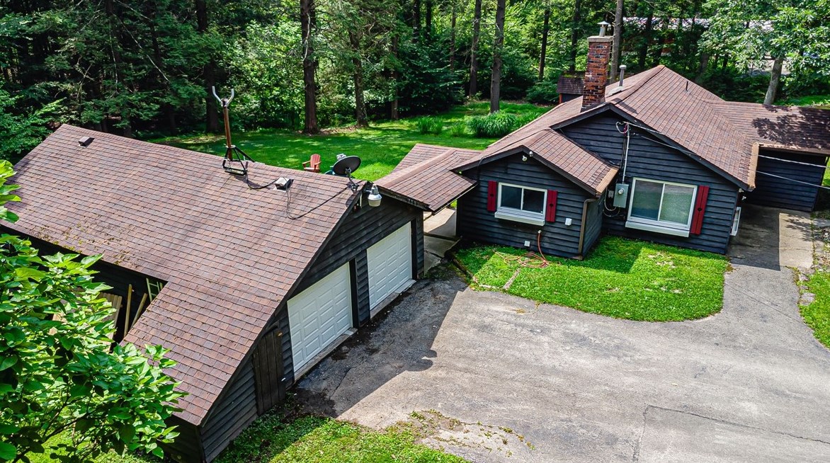 220 D W Ln, Ligonier, PA 15658