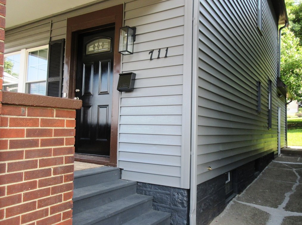 711 Park Ave, Ellwood City, PA 16117
