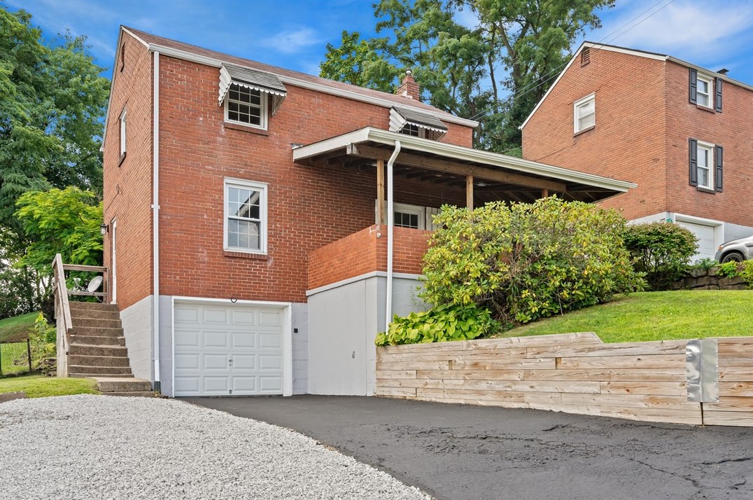 709 Lynda Ln, North Versailles, PA 15137
