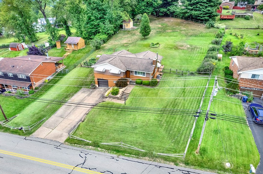 116 Long Dr, North Huntingdon, PA 15642-9456