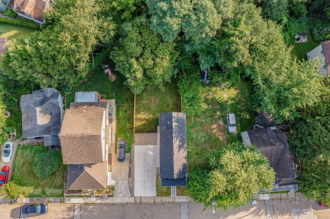 1223 Forest Ave, New Kensington, PA 15068-5713