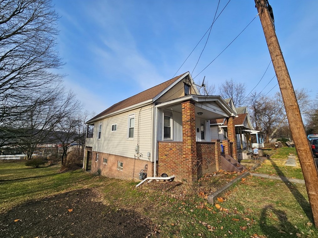 1616 2nd Ave, Conway, PA 15027