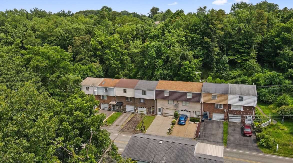 319 Mckee Rd, North Versailles, PA 15137-2405