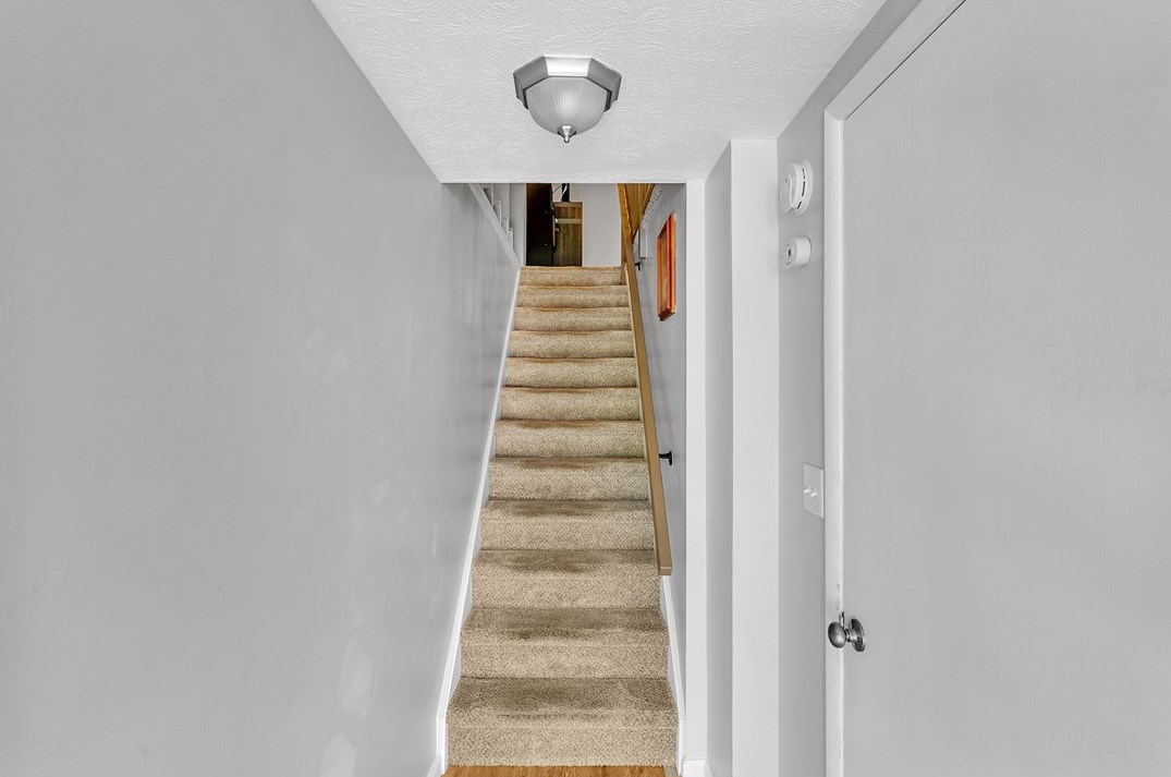 140 Lebeouf Dr, New Kensington, PA 15068-9356