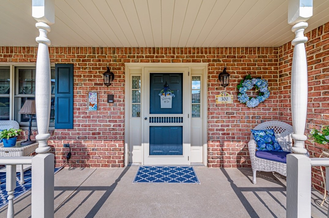 300 Crabapple Dr, Washington PA 15301-9571 exterior