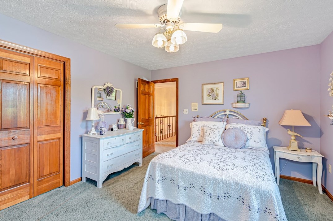 300 Crabapple Dr, Washington PA 15301-9571 exterior