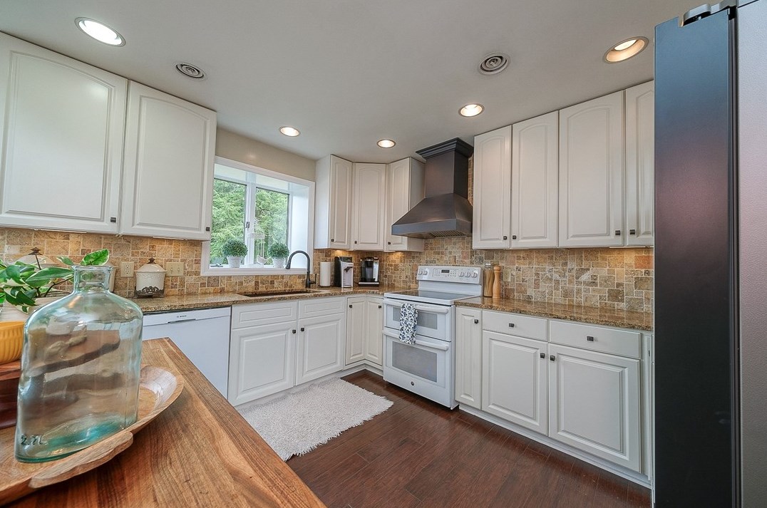 350 Floral Hill Dr, Washington PA  15301-2928 exterior