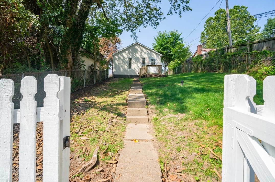 120 Wallace Ave, East Pgh, PA 15112