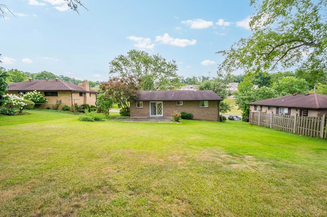 1435 Donnan Ave, Washington PA 15301-1742 exterior