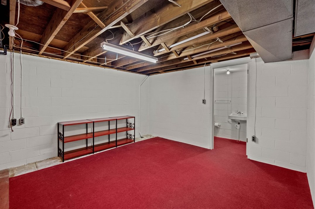 1435 Donnan Ave, Washington PA 15301-1742 exterior