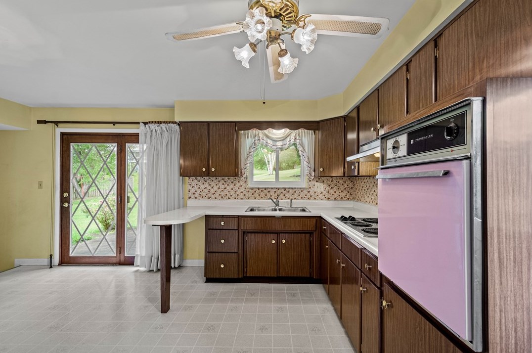 1435 Donnan Ave, Washington PA 15301-1742 exterior