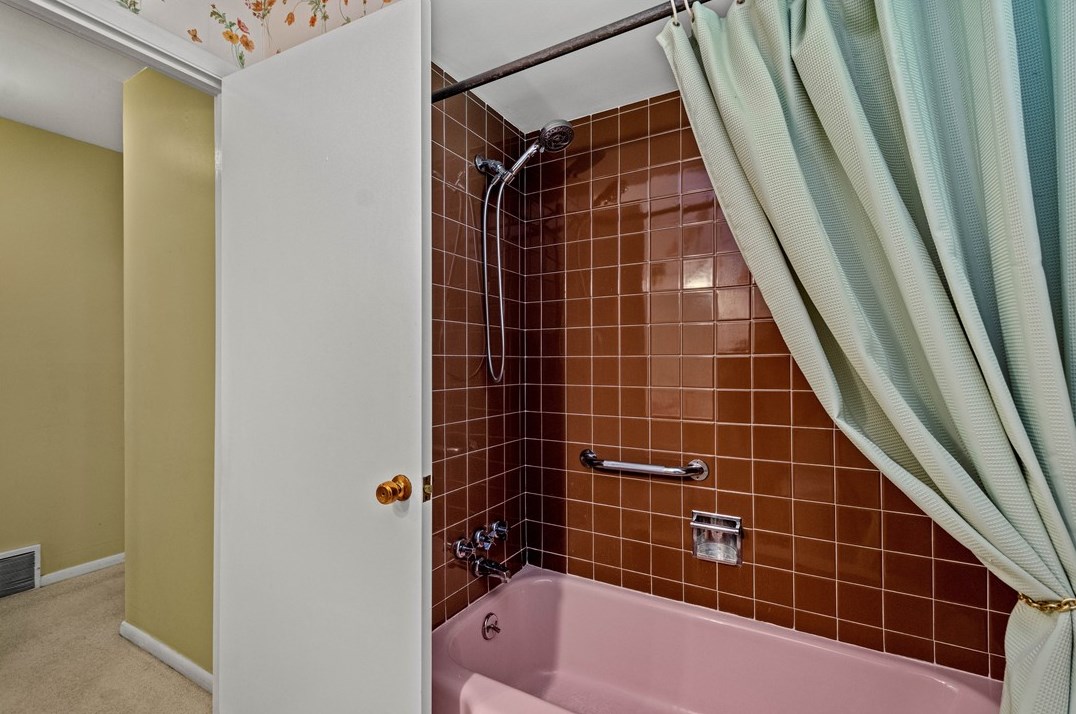 1435 Donnan Ave, Washington PA 15301-1742 exterior