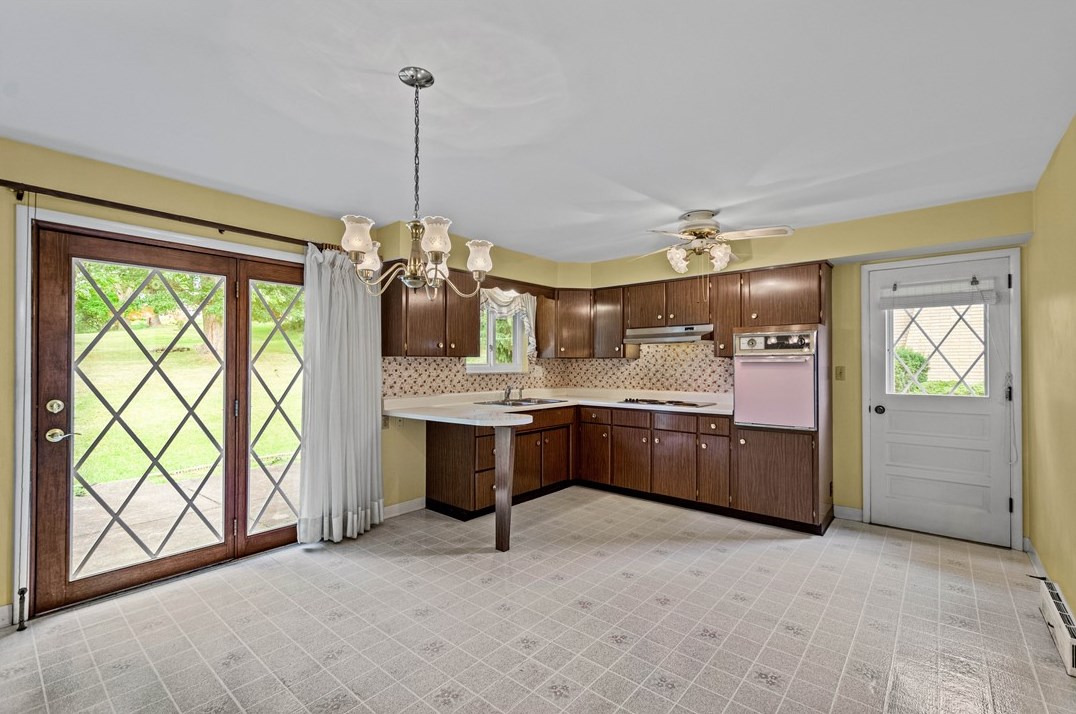 1435 Donnan Ave, Washington PA 15301-1742 exterior