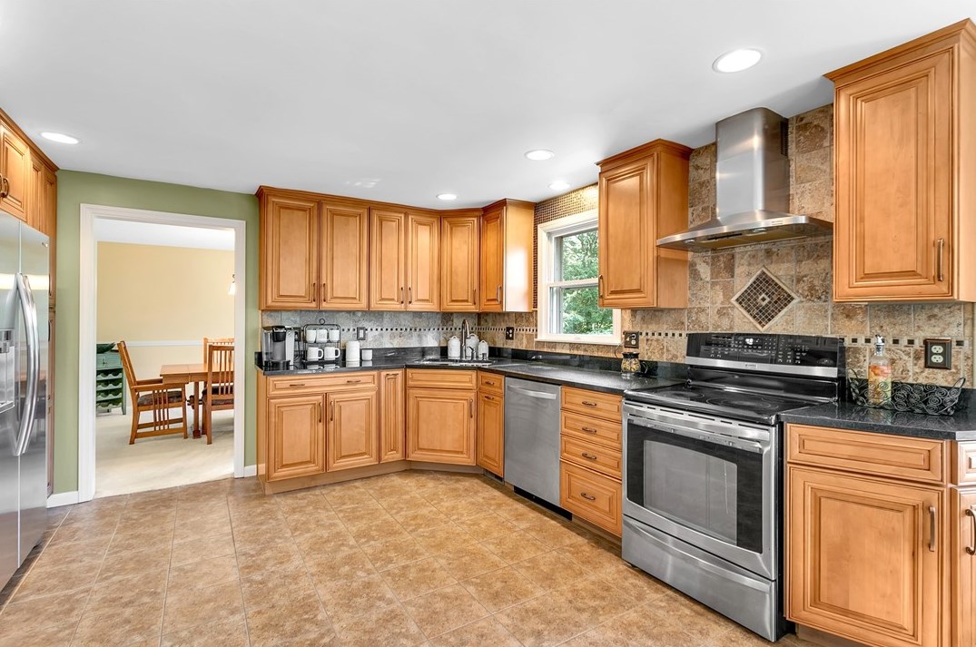 116 Sherwood Dr, Greensburg, PA 15601